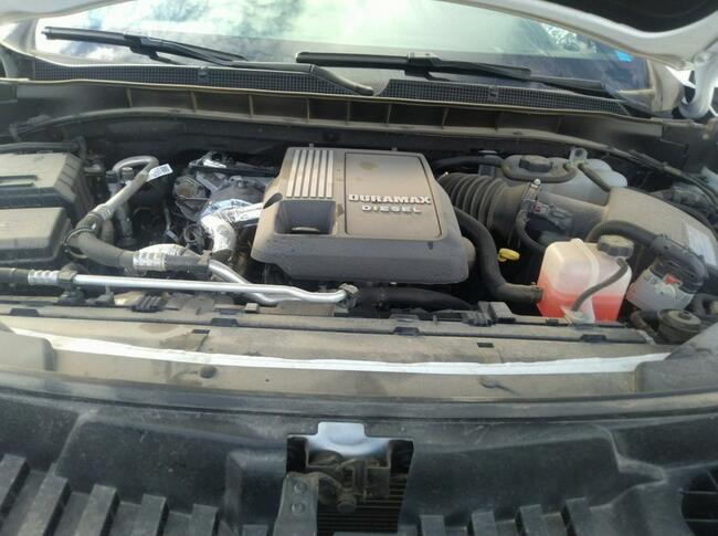 Chevrolet Suburban 2021, 3.0L, 4x4, od ubezpieczalni