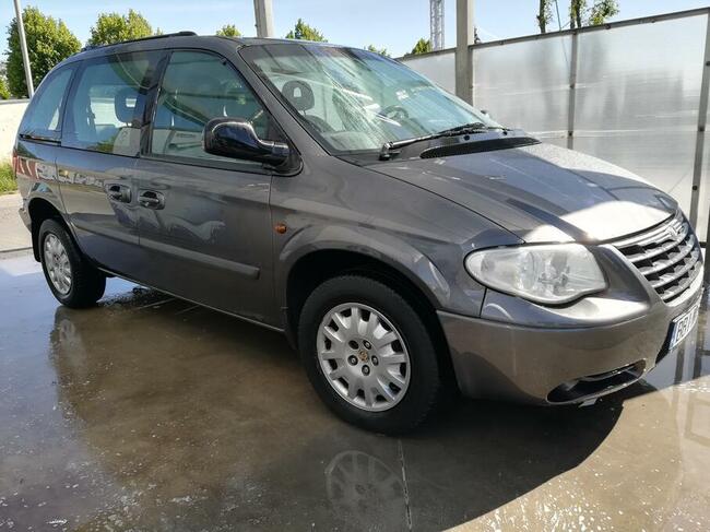 Chrysler Voyager do przewozu niepełnosprawnych
