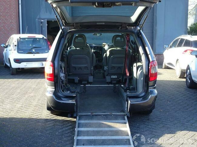 Chrysler Voyager do przewozu niepełnosprawnych
