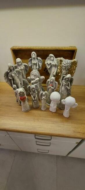 amor amorki aniol gipsowy anioł stojący