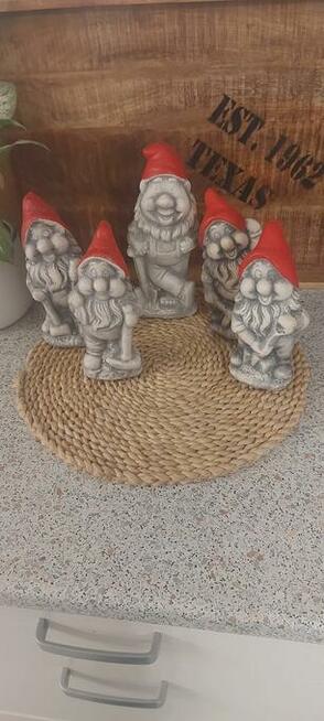 krasnale ogrodowe skrzaty gipsowe