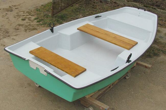 Łódka łódeczka bączek, łódź wędkarska wiosłowa motorowa.