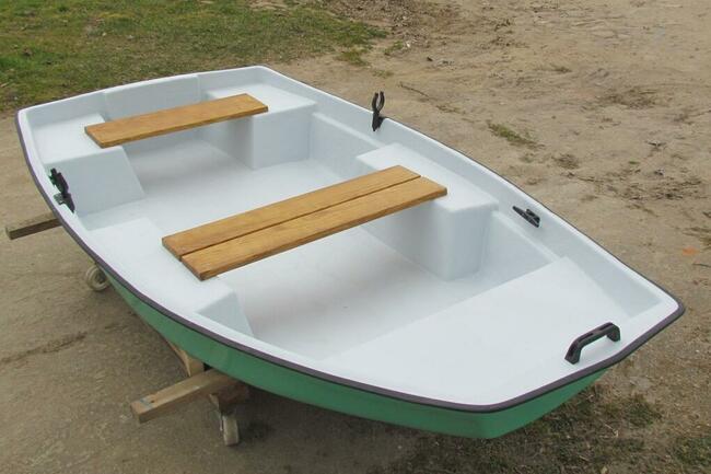 Łódka łódeczka bączek, łódź wędkarska wiosłowa motorowa.