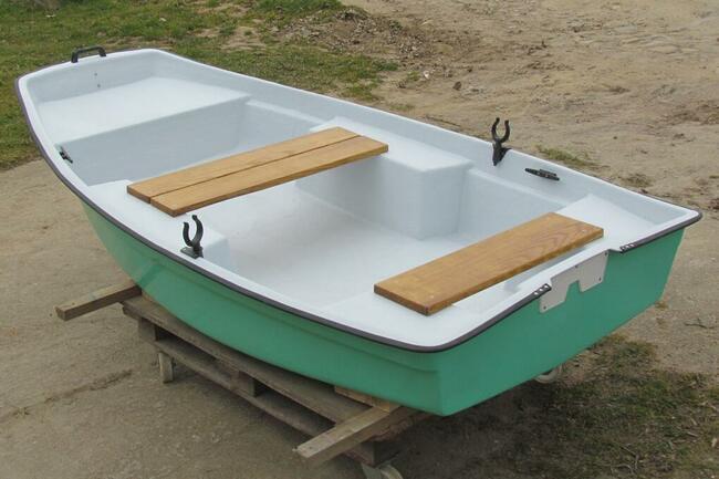 Łódka łódeczka bączek, łódź wędkarska wiosłowa motorowa.