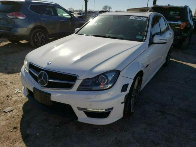 Mercedes C 63 AMG 2013, porysowany lakier