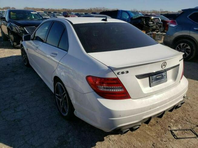 Mercedes C 63 AMG 2013, porysowany lakier