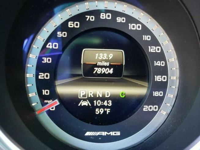 Mercedes C 63 AMG 2013, porysowany lakier