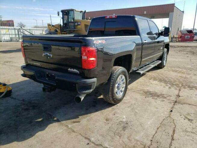 Chevrolet Silverado K3500, porysowany lakier