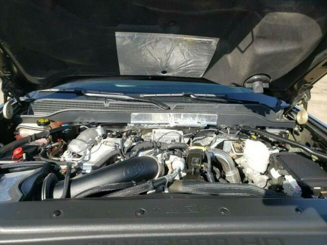 Chevrolet Silverado K3500, porysowany lakier