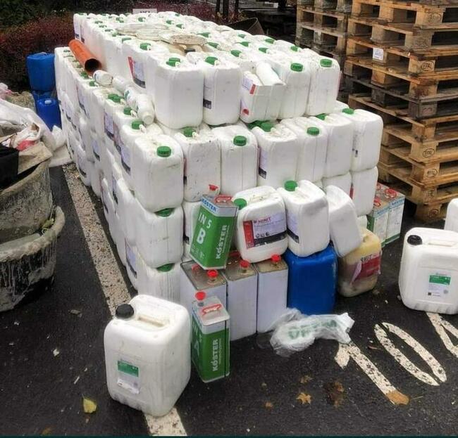 Wywóz Śmieci Utylizacja Mebli Sprzątanie Działek Opróżnianie