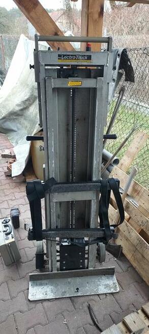 schodołaz towarowy do 680kg