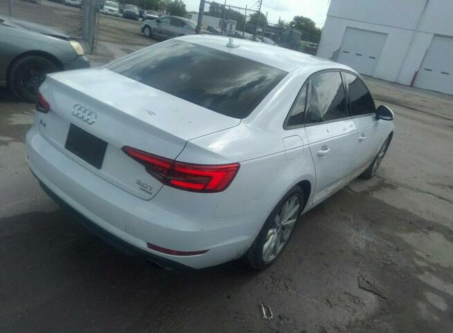 Audi A4 2017, 2.0L, od ubezpieczalni