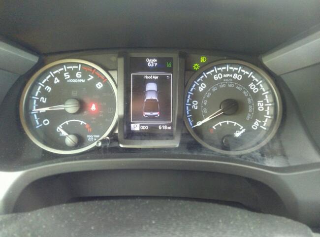 Toyota Tacoma 2021, 3.5L, 4x4, od ubezpieczalni