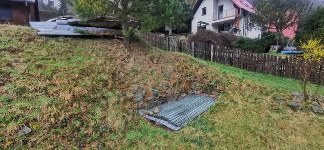 Działka z domkiem letniskowym