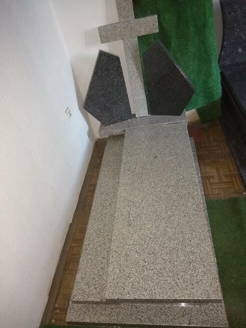 Granitowe wazony, lampiony, drewniane obudowy na grob