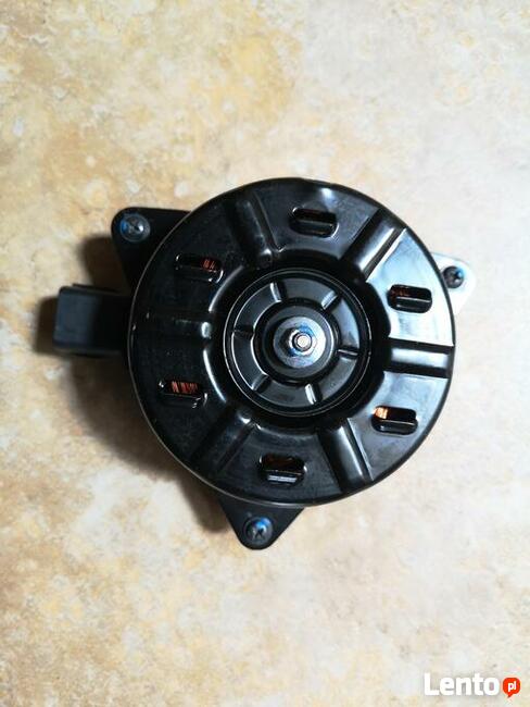 Silnik wentylatora chłodnicy Space Star 2014-2020 1.0 1.2