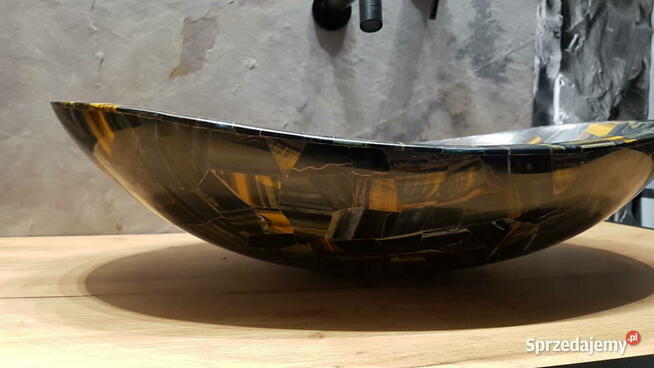 Umywalka nablatowa z kamieni półszlachetnych tygrysie oko