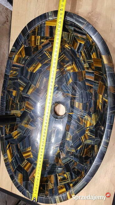 Umywalka nablatowa z kamieni półszlachetnych tygrysie oko