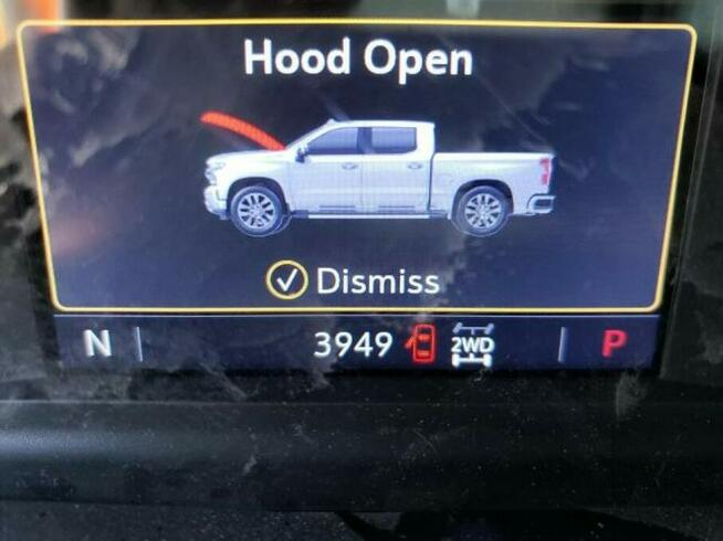 Chevrolet Silverado 2021, 5.3L, 4x4, porysowany