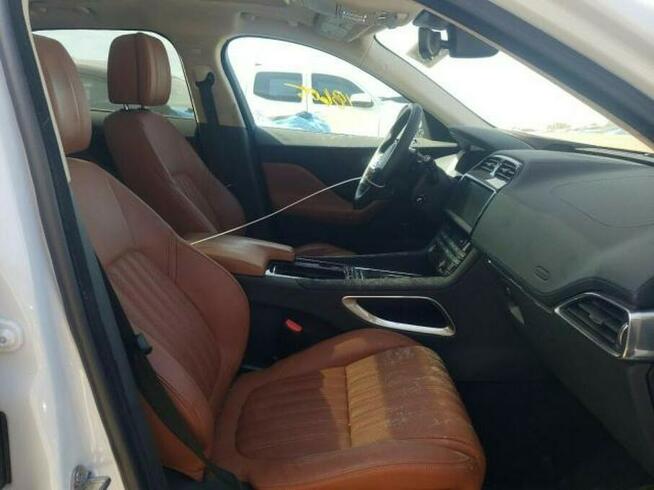 Jaguar F-Pace 2020, 2.0L, 4x4, Portfolio, porysowany