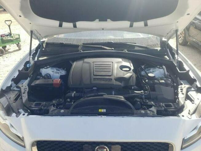 Jaguar F-Pace 2020, 2.0L, 4x4, Portfolio, porysowany
