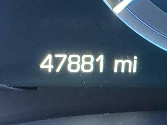 Cadillac Escalade 2016, 6.2L, 4x4, porysowany lakier