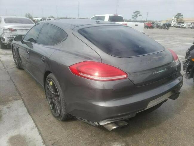Porsche Panamera 2014, 3.0L, porysowany lakier