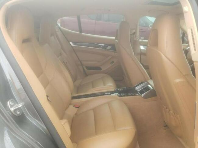 Porsche Panamera 2014, 3.0L, porysowany lakier