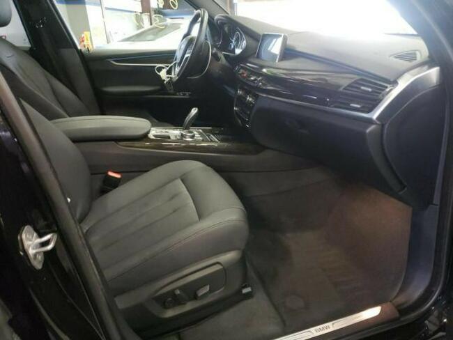 BMW X5 2017, 3.0L, 4x4, porysowany lakier