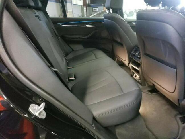 BMW X5 2017, 3.0L, 4x4, porysowany lakier
