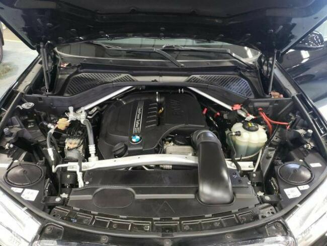 BMW X5 2017, 3.0L, 4x4, porysowany lakier