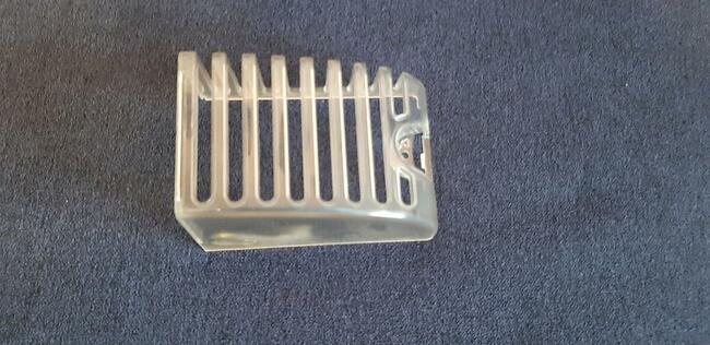 Sprzedam półki, osłonę i odpływ lodówki Electrolux wys 2,05 m