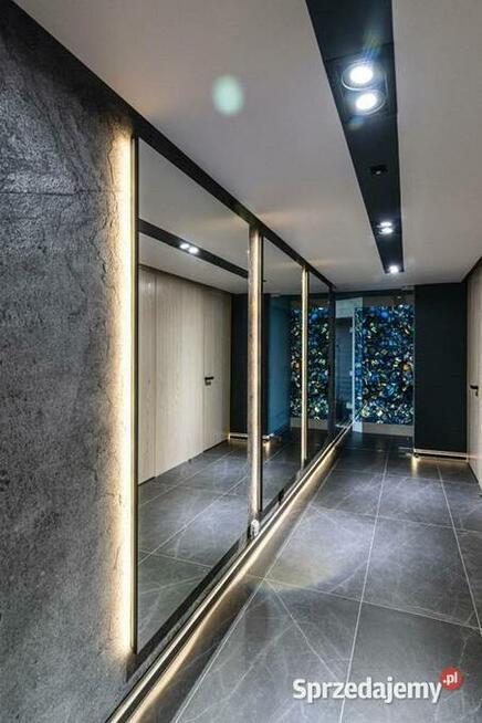 Okładzina elewacyjna w wielkim formacie 244x122 szarości