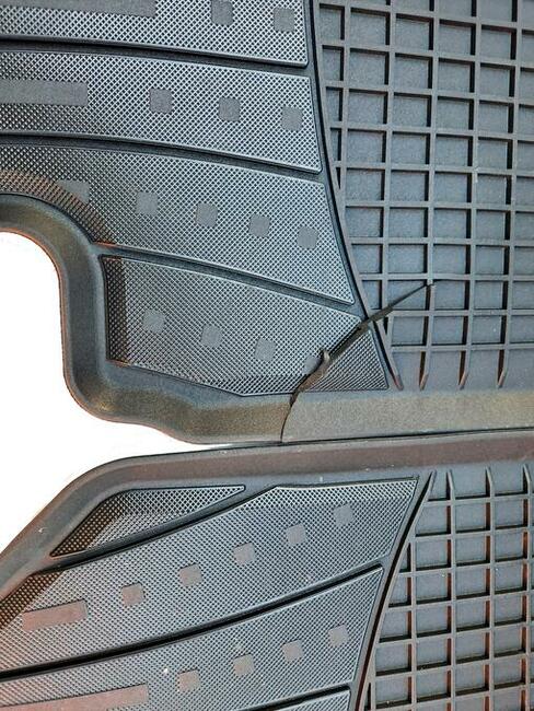 Kuga III 2017- dywaniki wycieraczki gumowe przód