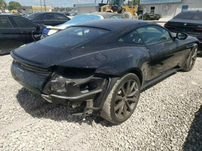 Aston Martin DB11 2019, 4.0L, od ubezpieczalni