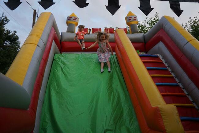 Zjeżdżalnia zamek skakaniec