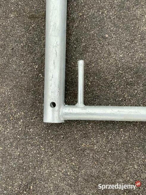 Słupek poręczy L typ P70 z zabezpieczeniem 200cm