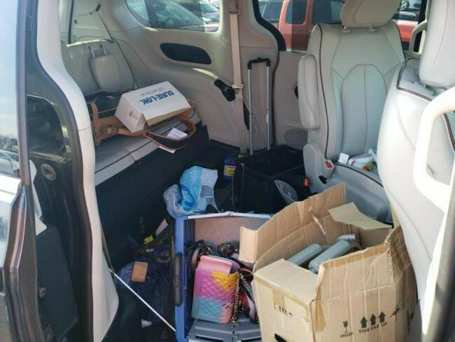 Chrysler Pacifica Limited, 2020, 3.6L, porysowany