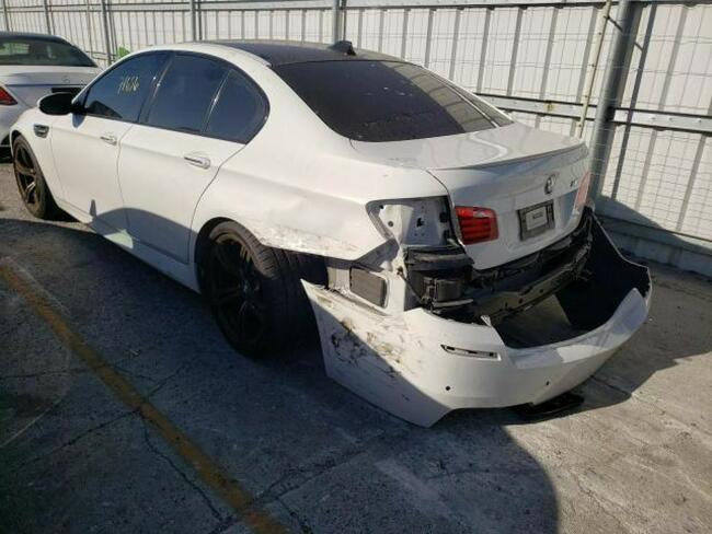 BMW M5 2013, 4.4L, od ubezpieczalni