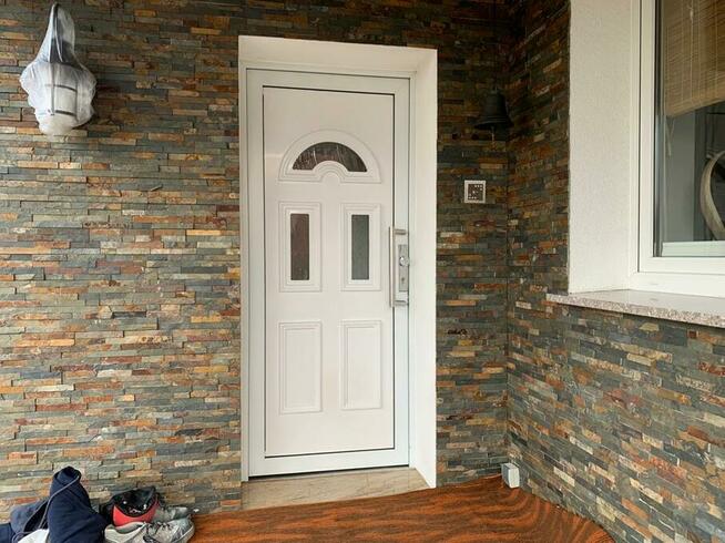 Drzwi zewnętrzne PCV