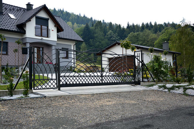 Bramy wjazdowe, ogrodzenia, balustrady, furtki Żywiec