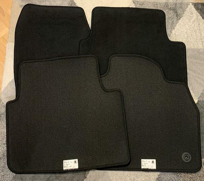 Dywaniki welurowe Skoda (oryginalne OEM) Kamiq / Scala