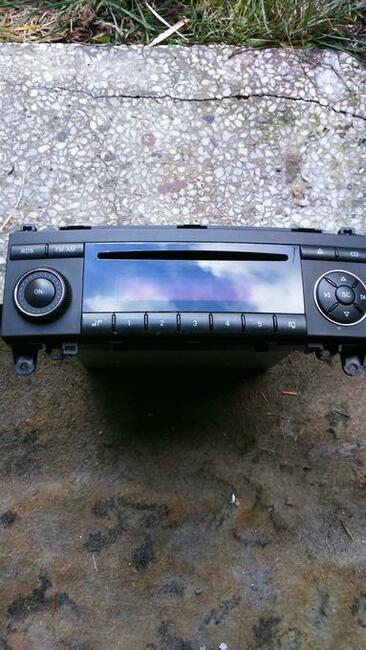 Mercedes - reflektory - światła tył - rózne pozostałości