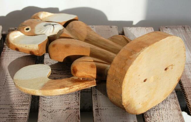 Pies, piesek, rzeźba, figurka drewniana, malowana 34 cm