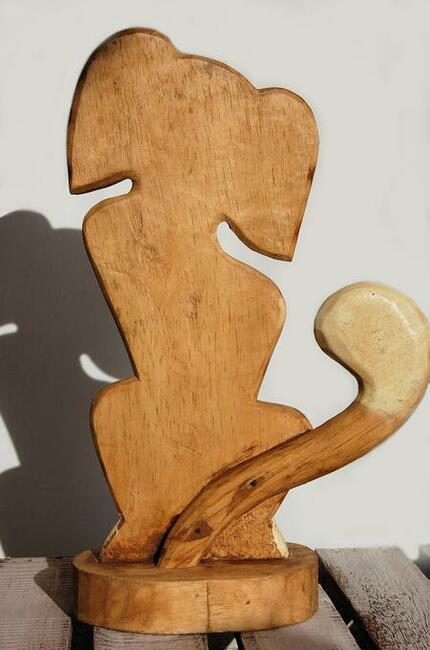 Pies, piesek, rzeźba, figurka drewniana, malowana 34 cm