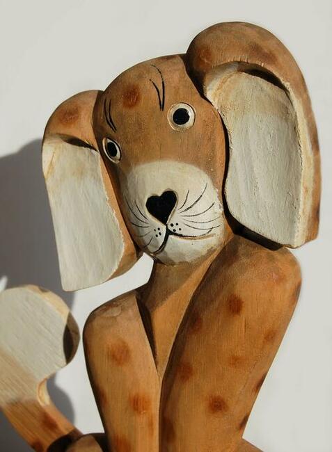 Pies, piesek, rzeźba, figurka drewniana, malowana 34 cm