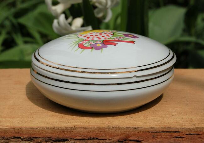 Puzderko bomboniera Wielkanoc porcelana Ćmielów