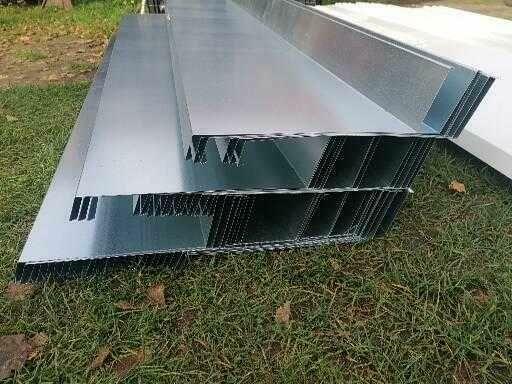 parapety zewnetrznę , obróbki blacharskie