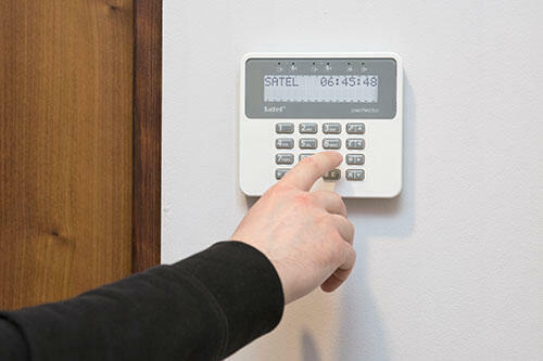 Montaż kamer monitoringu, monitoring wizyjny, alarmy Satel