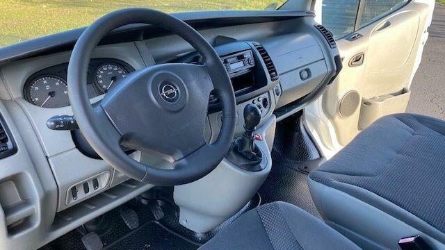 Wynajem Busa 9 osób Opel Vivaro Long